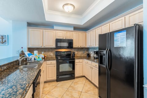 Signature Condo, 3 Bedrooms, Balcony, Beach View | Private kitchen | Fridge, microwave, oven, stovetop