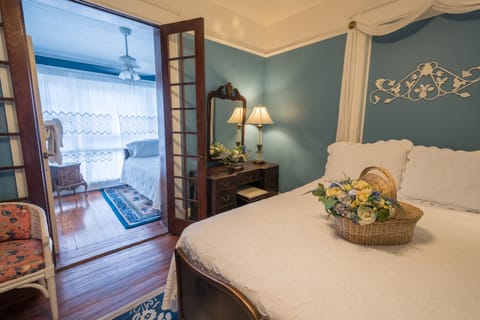 Double Room, Multiple Beds, Private Bathroom | Individually decorated, iron/ironing board, bed sheets