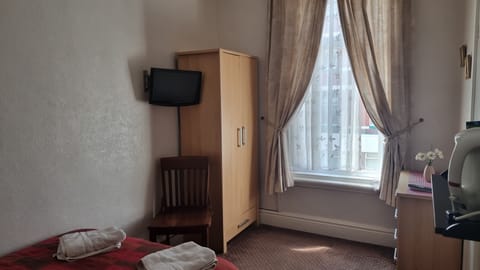 Economy Double Room | Iron/ironing board, cribs/infant beds, free WiFi