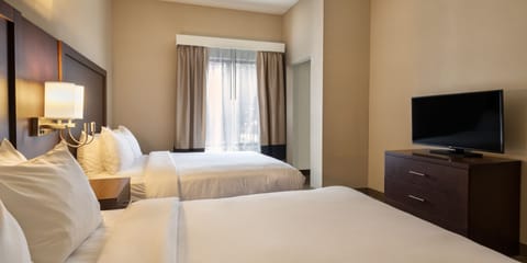 Suite, Multiple Beds, Non Smoking (Parlor) | Premium bedding, in-room safe, desk, laptop workspace