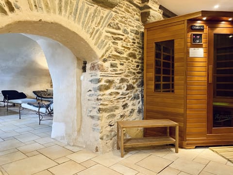 Couples treatment rooms, Turkish bath, body treatments