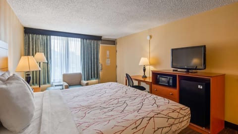 1 bedroom, premium bedding, in-room safe, individually decorated