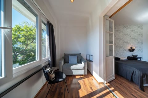 Classic Double Room - Easy Stay | Living area | LCD TV