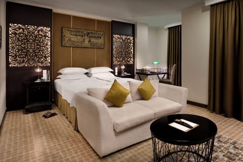 Royal Deluxe Double Room | Egyptian cotton sheets, premium bedding, memory foam beds, minibar