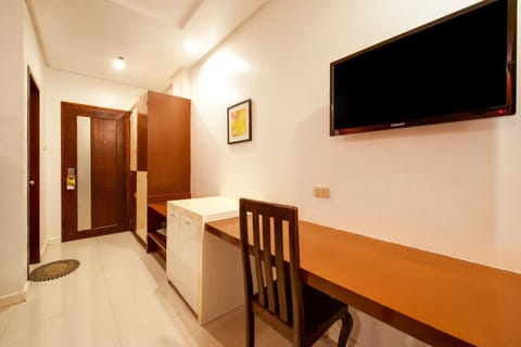 Standard Quadruple Room | Desk, free WiFi, bed sheets