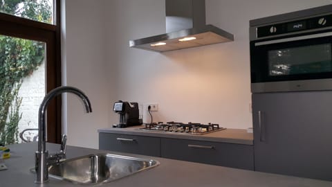 Luxury Apartment, 2 Twin Beds, Garden View, Ground Floor | Private kitchen | Fridge, microwave, oven, stovetop