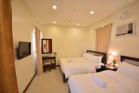 Superior Room | Desk, free WiFi, bed sheets