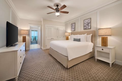 Club Suite, 1 King Bed with Sofa bed (Club Floor Ocean Club) | 1 bedroom, premium bedding, pillowtop beds, in-room safe