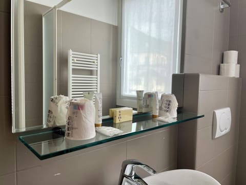 Double Room, Balcony, Lake View | Bathroom | Deep soaking tub, free toiletries, hair dryer, bidet