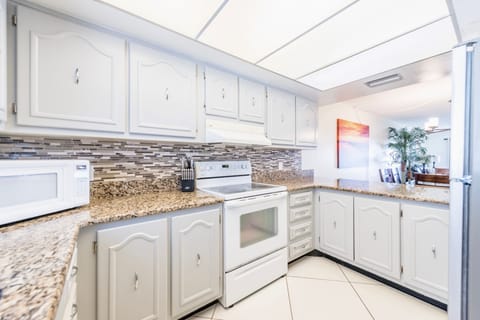 Condo, 2 Bedrooms, Oceanfront | Private kitchen | Fridge, microwave, oven, stovetop