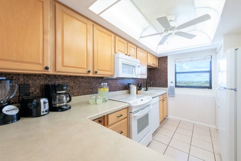 Condo, 2 Bedrooms, Oceanfront | Private kitchen | Fridge, microwave, oven, stovetop