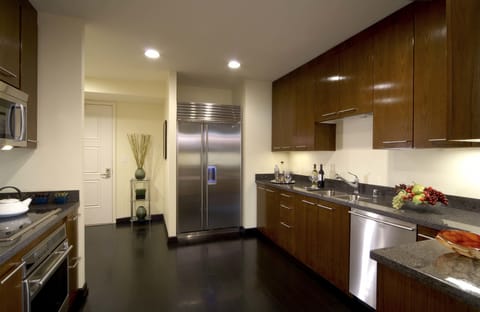 Penthouse, 3 Bedrooms | Private kitchen | Fridge, microwave, coffee/tea maker, cookware/dishes/utensils