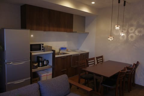 Superior Apartment, 3 Bedrooms, Kitchen, City View | Private kitchen | Fridge, microwave, stovetop, coffee/tea maker