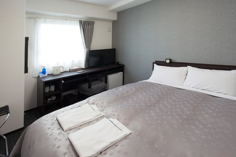 Double Room, Non Smoking | Desk, blackout drapes, iron/ironing board, free WiFi