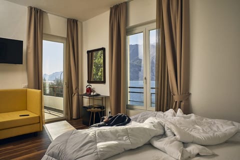 Deluxe Double or Twin Room | Memory foam beds, minibar, in-room safe, soundproofing