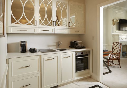 Suite, City View | Private kitchenette | Fridge, coffee/tea maker