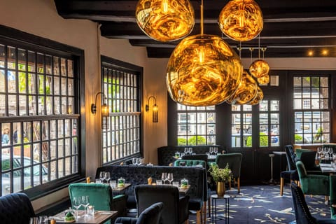 Lunch and dinner served, French cuisine