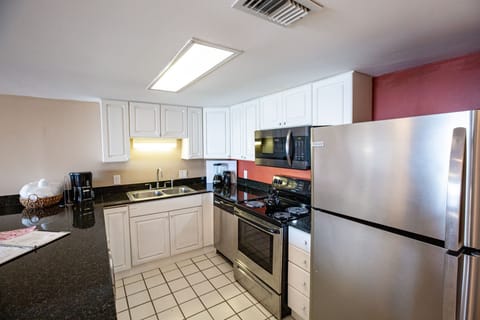 Apartment | Private kitchen | Full-size fridge, microwave, oven, stovetop