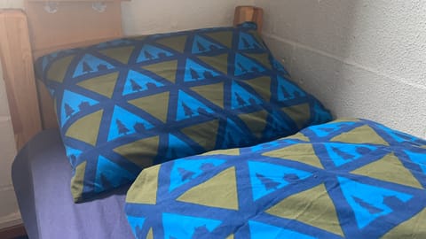 Standard Room, Multiple Beds, Non Smoking, Ensuite | Free WiFi, bed sheets