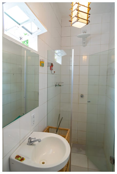 Executive Double Room Single Use | Bathroom | Shower, hair dryer, towels, soap