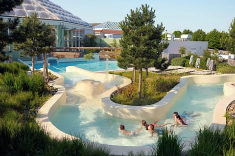 Indoor pool, outdoor pool, lifeguards on site