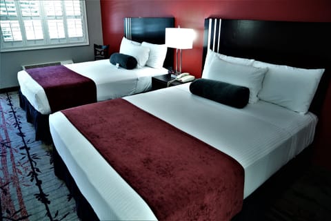 Premium bedding, in-room safe, desk, laptop workspace
