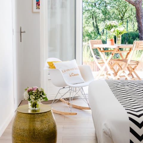 Comfort Double Room, Terrace (CONFORT TERRASSE 2 Pers) | Individually decorated, individually furnished, free WiFi, bed sheets