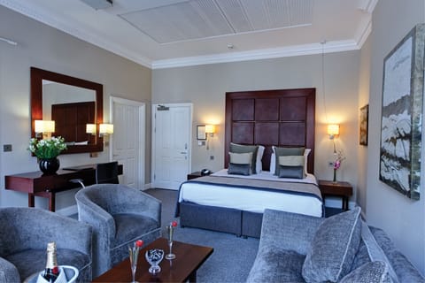 Suite | Premium bedding, in-room safe, desk, laptop workspace