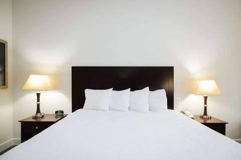 Premium bedding, pillowtop beds, in-room safe, desk