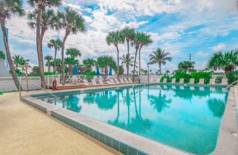 Outdoor pool, sun loungers