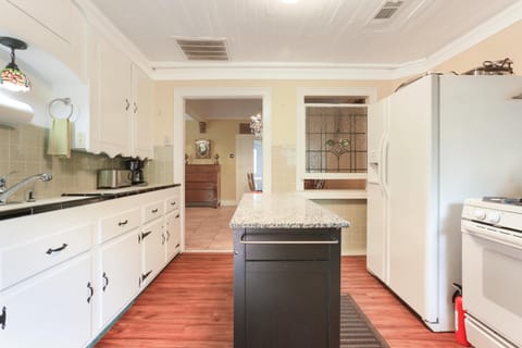 Three Bedroom Cottage | Private kitchen | Mini-fridge, microwave, coffee/tea maker, freezer