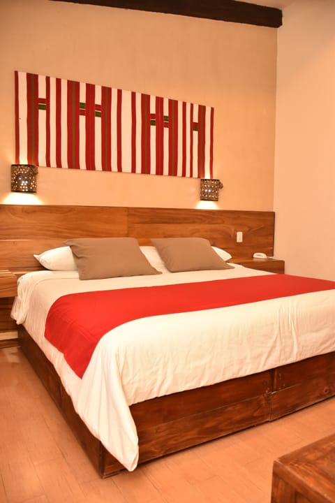 Standard Room, 1 King Bed | Premium bedding, in-room safe, free WiFi, bed sheets