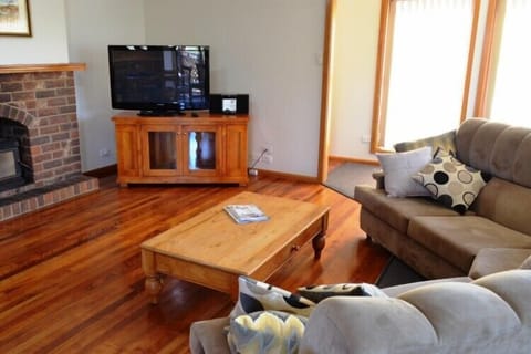 House, 3 Bedrooms | Living area | Flat-screen TV, DVD player