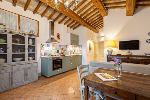 Apartment | Living area | Flat-screen TV