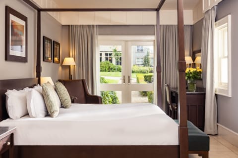 Garden Suite | Premium bedding, in-room safe, desk, blackout drapes