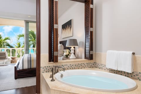 Estate Junior Residence | Bathroom | Separate tub and shower, designer toiletries, hair dryer, bathrobes