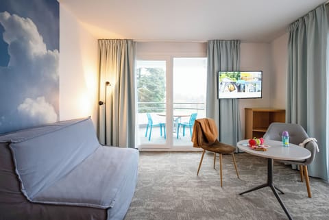 Standard Double Room, 1 Double Bed with Sofa bed, Terrace | Premium bedding, blackout drapes, iron/ironing board, free WiFi