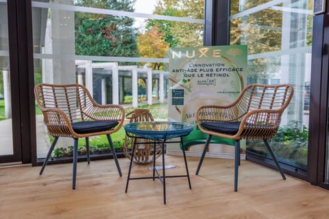 Couples treatment rooms, sauna, hot tub, steam room, Turkish bath