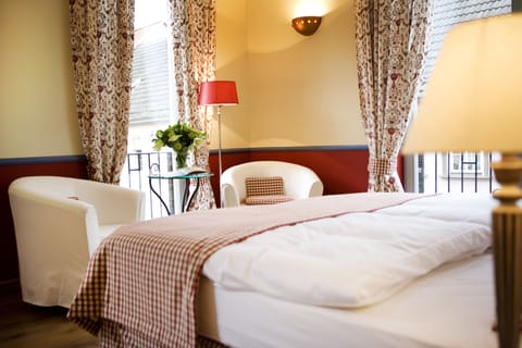 Premium Double or Twin Room | 1 bedroom, hypo-allergenic bedding, in-room safe, desk