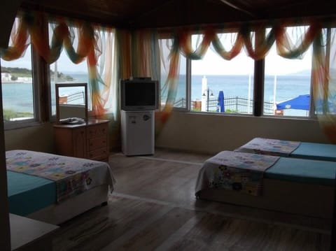 Family Room, Sea View | Free WiFi