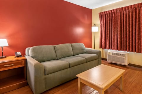 Double Room, Non Smoking | In-room safe, desk, blackout drapes, iron/ironing board