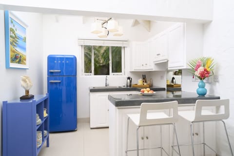 Suite, 1 Bedroom, Balcony, Partial Sea View (Hacienda) | Private kitchen | Coffee/tea maker