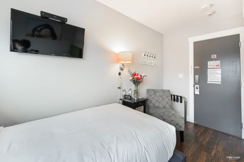 2 Twin Beds | Premium bedding, pillowtop beds, in-room safe, free WiFi