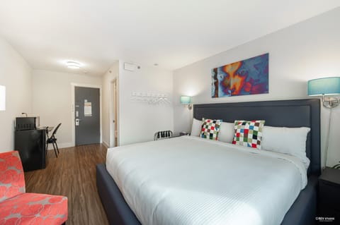 Premium bedding, pillowtop beds, in-room safe, free WiFi