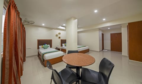 Premium Double Room | Desk, free WiFi, bed sheets