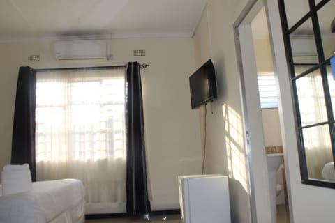 Deluxe Double Room | Soundproofing, iron/ironing board, rollaway beds, WiFi