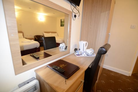 Quadruple Room, 2 Double Beds | Iron/ironing board, free WiFi