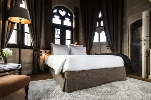 Tower Suite | Premium bedding, minibar, in-room safe, individually decorated