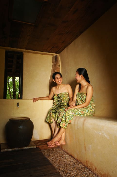 Sauna, steam room, body treatments, aromatherapy, Thai massages