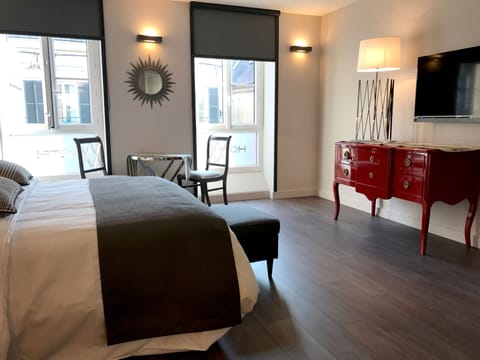 In-room safe, soundproofing, free WiFi, wheelchair access